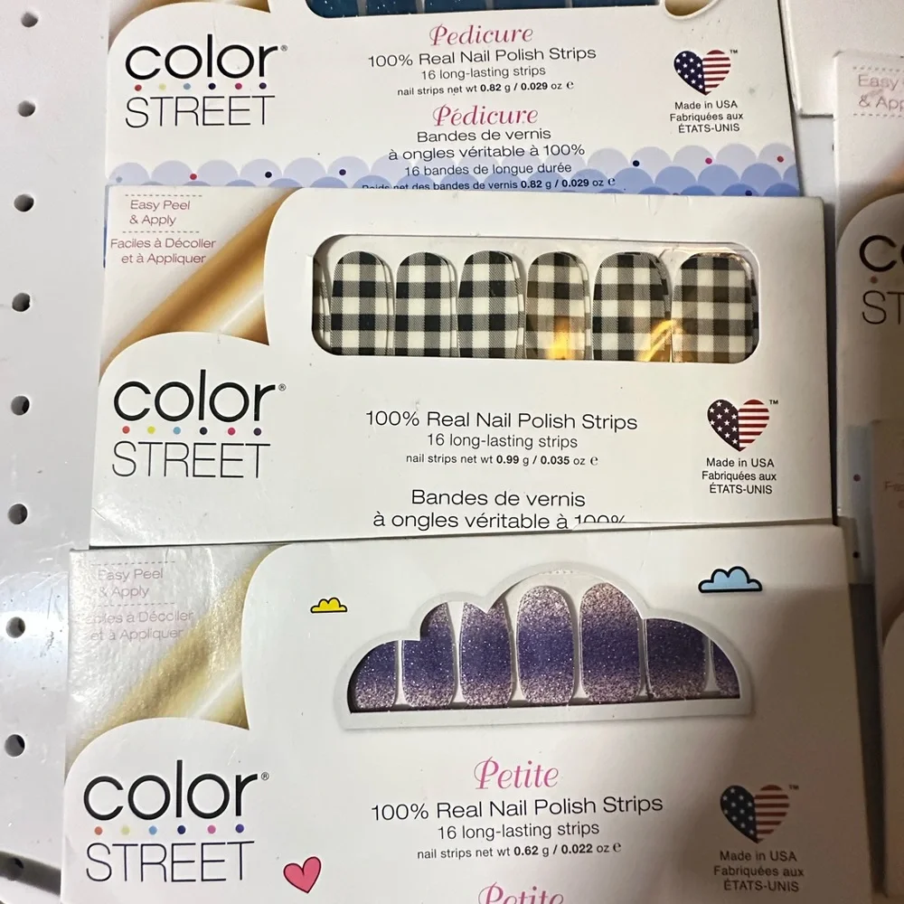 Color Street - Picture 3 of 4